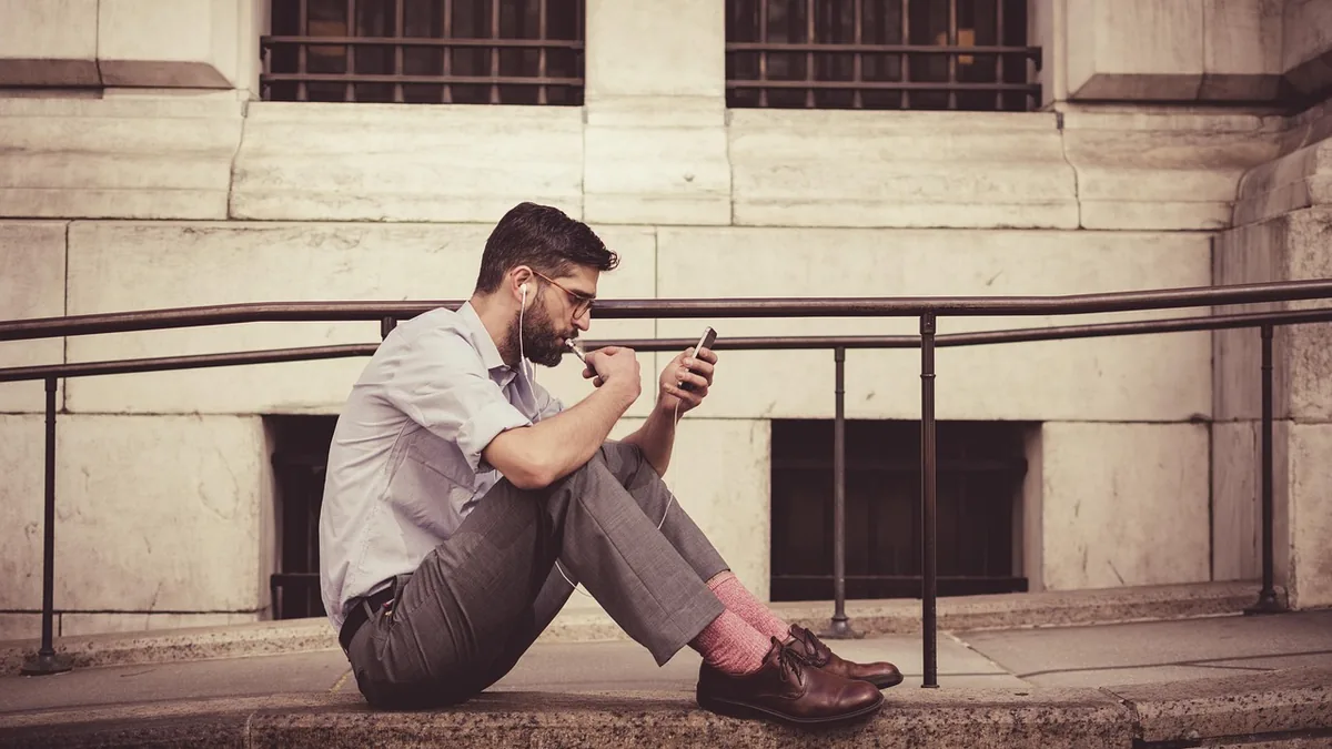 Guides outline steps to detect and remove spyware on iOS and Android phones